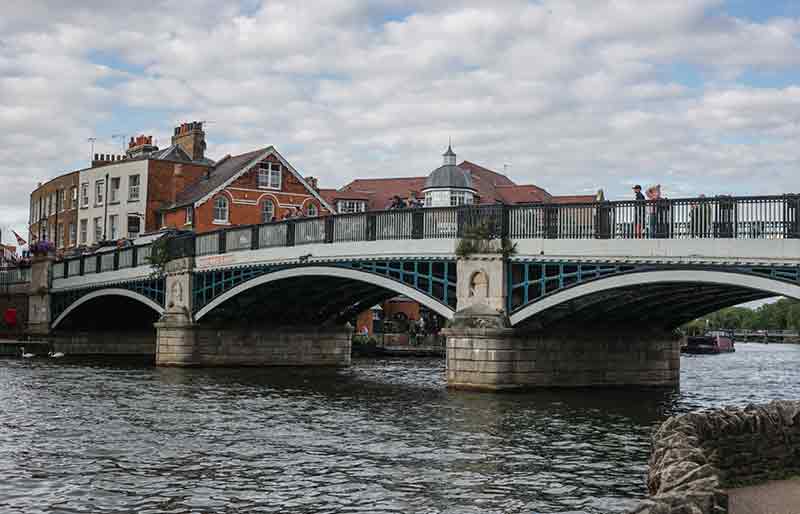 The bridge over the Thames joining Eton with Windsor.